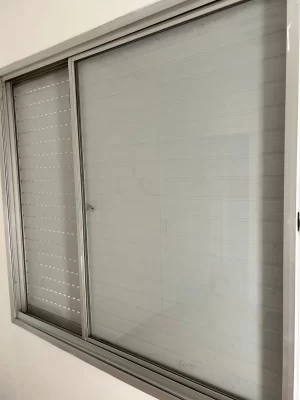 Veneziana de correr manual